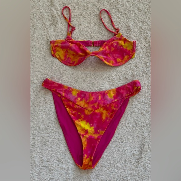 Lovers + Friends Kolbie bikini set - Picture 8 of 16